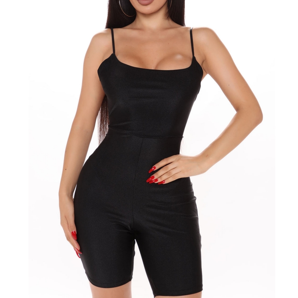 🎀NWT🎀 Fashion Nova Got Your Backless Romper
